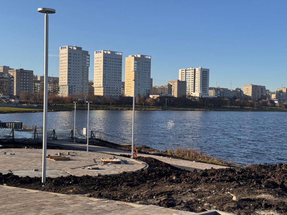 Новая точка притяжения: Денис Поляков и Павел Булатов проинспектировали реконструкцию набережной Нижне-Шайтанского пруда