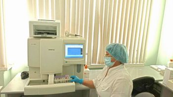 В лаборатории Первоуральской городской больницы – новый анализатор крови
