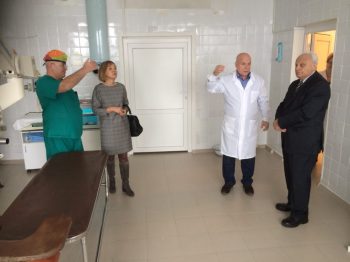 Полмиллиона рублей на приобретение оборудования выделили Первоуральской городской больнице ОАО «ДИНУР» и лично Ефим Гришпун