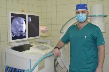 В Первоуральской городской больнице провели первую операцию на позвоночнике