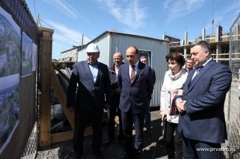 Министр строительства Михаил Волков: «Новый дом в Вересовке возводится строго по графику»
