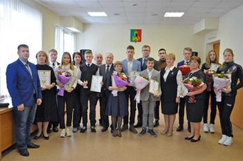 16 одаренных детей и специалистов получили стипендию Главы Первоуральска