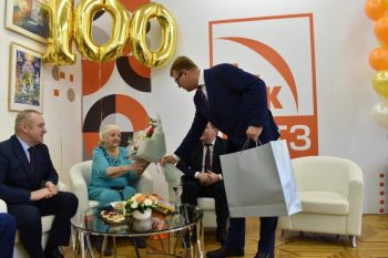 Игорь Кабец поздравил ветерана войны из Первоуральска со 100-летним юбилеем