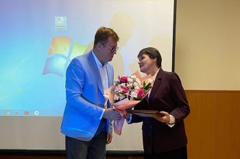 Надежда Демина удостоена награды за вклад в развитие Первоуральска