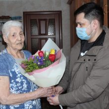 Накануне 8 марта в Первоуральске поздравили женщин-ветеранов Великой Отечественной войны