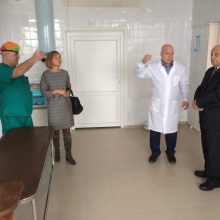 Полмиллиона рублей на приобретение оборудования выделили Первоуральской городской больнице ОАО «ДИНУР» и лично Ефим Гришпун