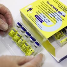 Эксперты отмечают значимость вакцинации подростков в борьбе с коронавирусной инфекцией