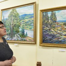 В Центральной библиотеке открылась выставка картин Феликса Исламгалиева