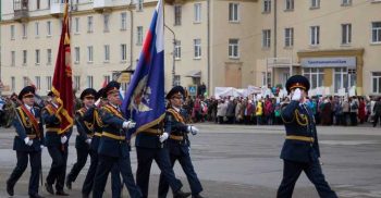 Праздничное шествие и танцующий оркестр: Первоуральск готовится к празднованию дня Победы