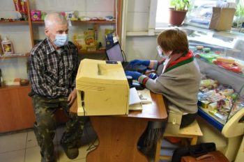 Избирательная комиссия Свердловской области впервые выехала в садовые товарищества, чтобы забрать заявления о голосовании по поправкам в Конституции по месту нахождения