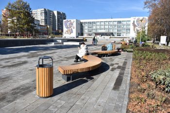 48 скамеек установят на обновленной площади Победы