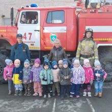 Показ пожарного автомобиля в детском садике № 38