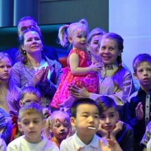 Передача огня всероссийского семейного очага и чествование многодетных уральцев открыли Год семьи в Свердловской области