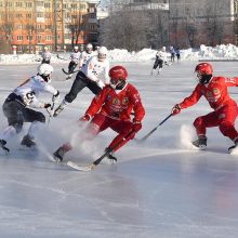 На стадионе «Уральский трубник» состоялось два матча Чемпионата России по хоккею с мячом