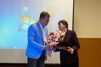 Надежда Демина удостоена награды за вклад в развитие Первоуральска