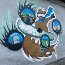 В Первоуральске инициативные учащиеся школы №5 оформили второе граффити с изображением неофициального символа города Соболя Семена