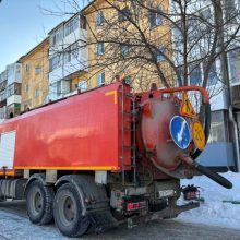 Четыре каналопромывочные машины ведут работы по промывке сетей водоотведения в городском округе Первоуральск