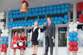 Игорь Кабец поздравил выпускников с окончанием учебного года