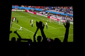 Для футбольных болельщиков в центре Первоуральска установят гигантский экран