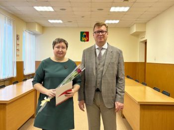Более 300 специалистов отмечены Почетными грамотами и Благодарственными письмами Главы городского округа Первоуральск
