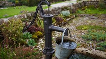 Экофонд разъясняет: Садоводы и огородники сейчас должны оформлять лицензию на право добычи подземных вод