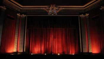 Театр «Вариант» приглашает на Новогодние спектакли