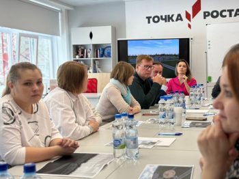 Глава городского округа Первоуральск Игорь Кабец встретился с жителями Кузино и Новоуткинска для обсуждения проектов благоустройства территорий