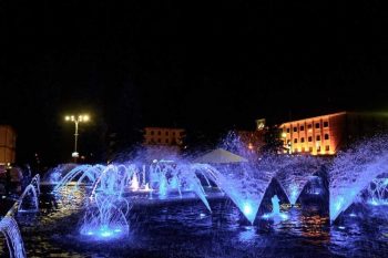 Светомузыкальный фонтан на площади будет работать до 1 октября