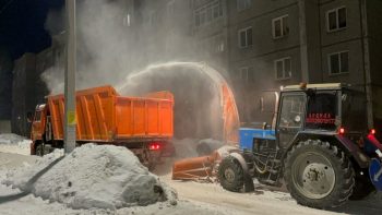 30 единиц техники ПМУП ПО ЖКХ ежедневно ведут работы по уборке снега с городских территорий