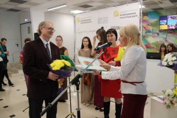 В честь юбилея Первоуральской детской художественной школы открылась выставка