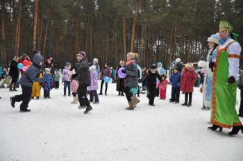 Больше 5 000 первоуральцев пришли в Парк новой культуры, чтобы проводить зиму