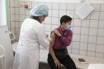 В Первоуральске прививки от COVID-19 начали ставить в поликлинике №2  