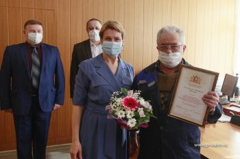 Работникам сферы ЖКХ Первоуральска вручили почетные грамоты и благодарственные письма