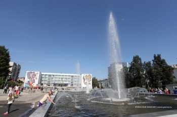 Светомузыкальный фонтан на площади будет радовать горожан в теплую погоду