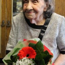 Жительнице Первоуральска Галине Гасиловой вручили медаль «75 лет Победы» в день 100-летнего юбилея