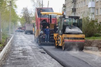 В городском округе Первоуральск продолжается дорожная кампания