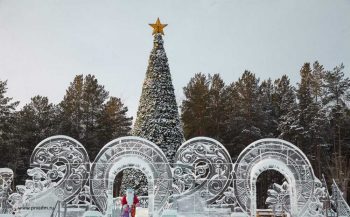 В Первоуральском округе готовятся к открытию 14 новогодних елок