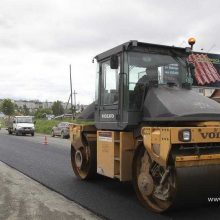 Рабочие приступили к укладке асфальта на улице Орджоникидзе