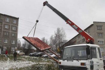 В Первоуральске ликвидируют незаконные рекламные конструкции