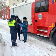 Профилактическое мероприятие с сотрудниками ОГИБДД по г. Первоуральску «Уступи дорогу» и «Двор».