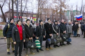 Призывники этой осени: первоуральцы отправились на военную службу по призыву