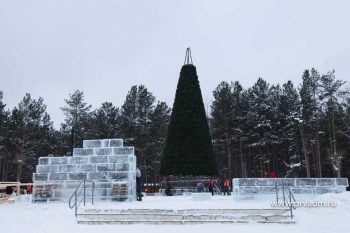 В Первоуральске приступили к строительству Ледового городка