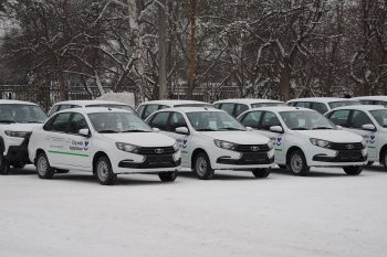 Павел Креков вручил ключи от 6 автомобилей больницам Первоуральска