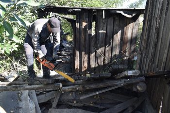 В Первоуральске снесли бесхозные сараи в микрорайоне Талица