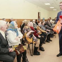 Глава Первоуральска Игорь Кабец вручил ветеранам юбилейные медали к 75-летию Победы в ВОВ