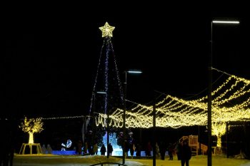 В Первоуральске открылась главная городская елка