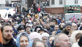 В одной колонне со всем Уралом