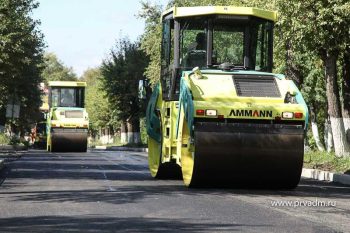 В Первоуральске приступили к асфальтированию улицы Папанинцев