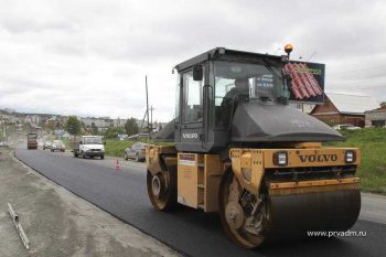 Рабочие приступили к укладке асфальта на улице Орджоникидзе