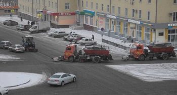 В уборке Первоуральска круглосуточно задействовано 40 единиц спецтехники